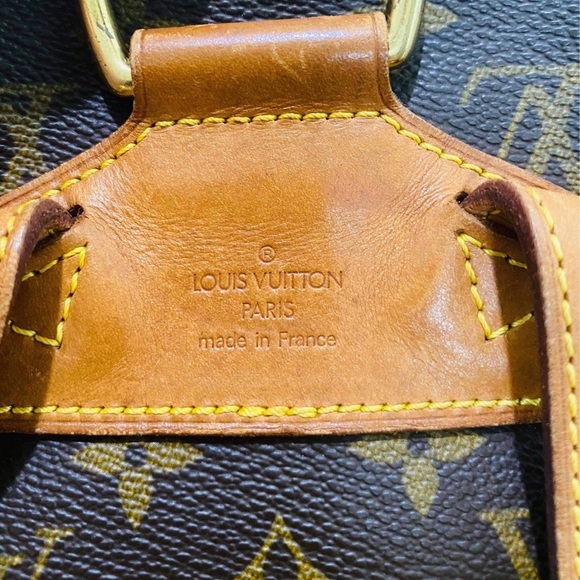 Lv backpack 🎒 - Picture 3 of 14